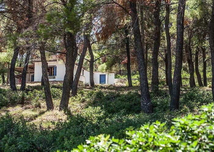 Kokkinokastro Villa *